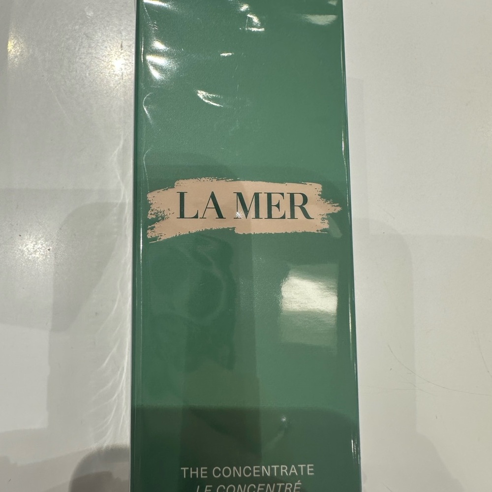 La Mer Skincare Product in Green Packaging